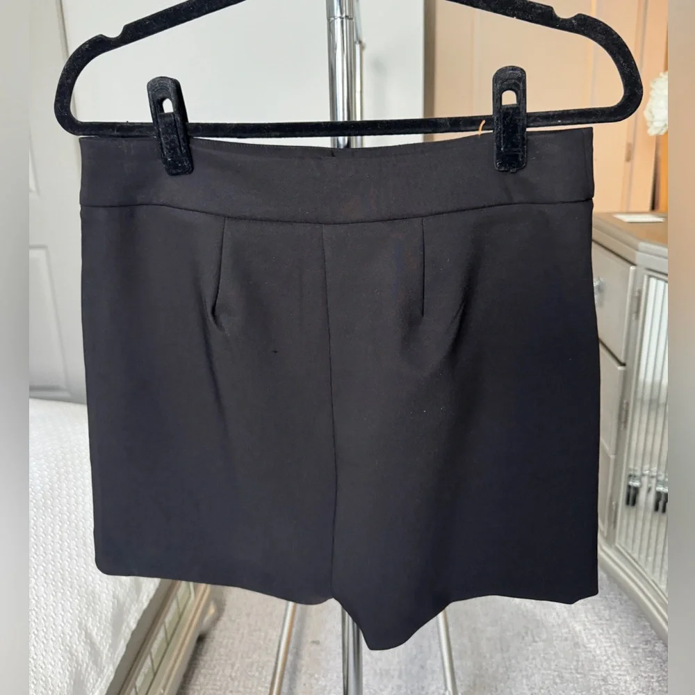 Rachel Zoe Elegant Black High Waist Dress Shorts Size 6